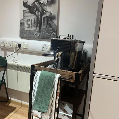 Отель Chic Citispace -1-bed Leeds City-wifi