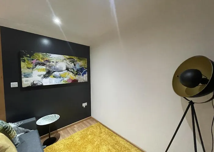 Szálloda Chic Citispace -1-bed Leeds City-wifi *